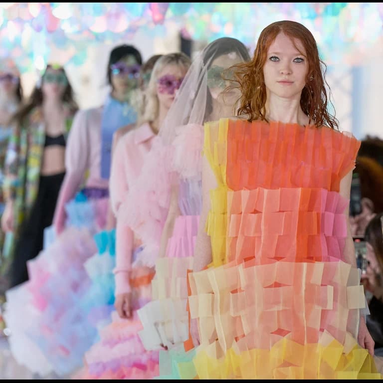 Dolce & Gabbana sostiene il debutto di Susan Fang