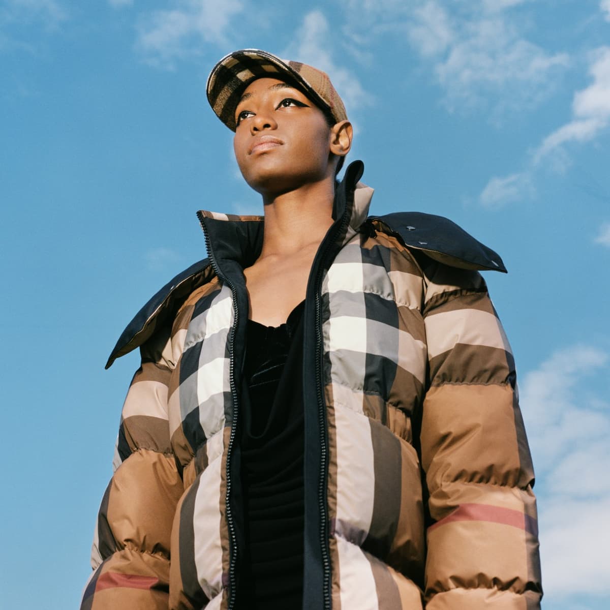 Detachable Sleeve Hooded Puffer Jacket