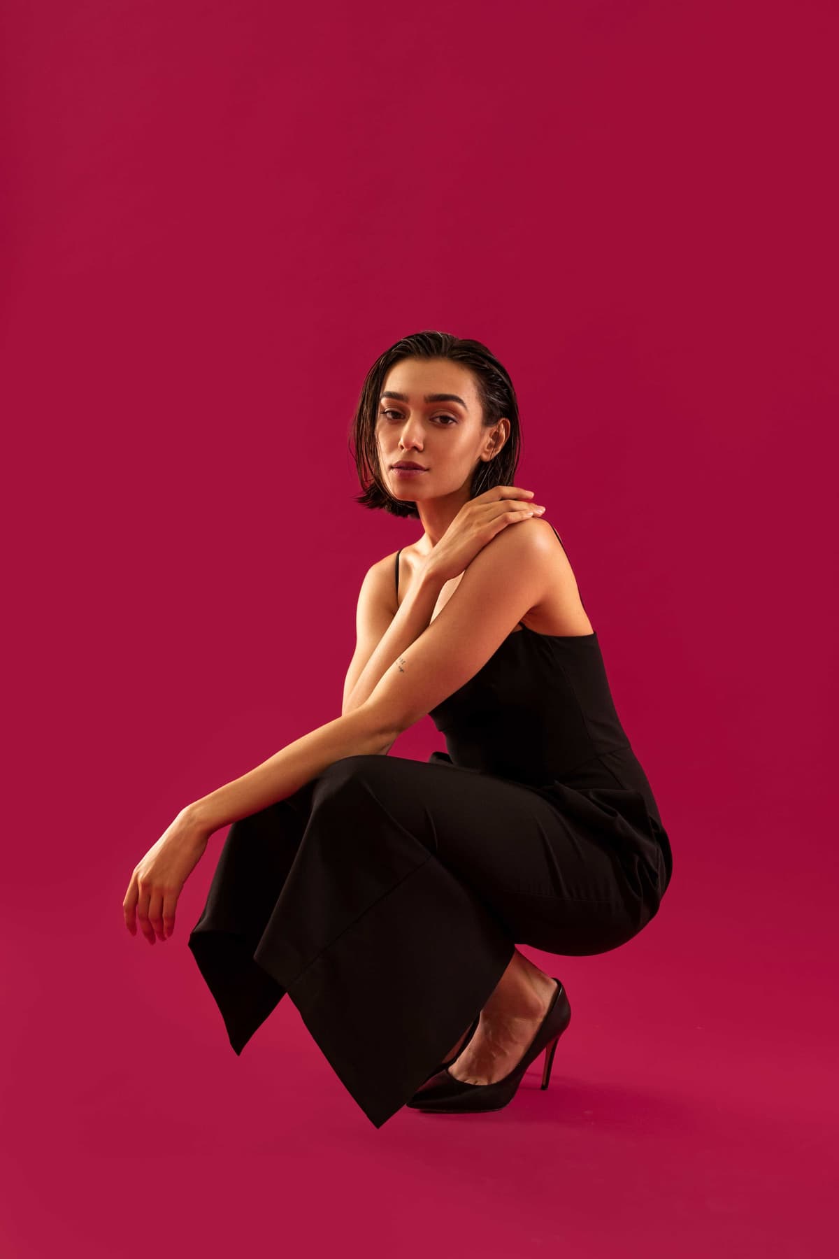 PATENT-FINISH HIGH-HEEL SANDALS